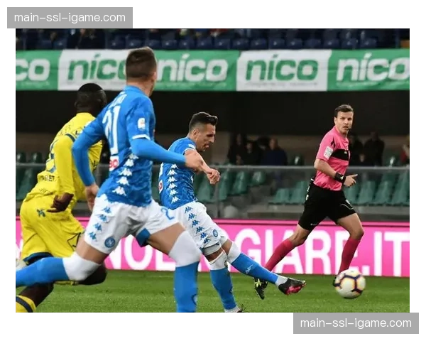 特写：39岁的蒙彼利埃老将萨瓦尼耶，仍是队内定位球第一主罚者